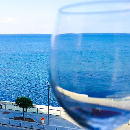 Flirty Flamingo Seaview Seafront Apartment Ларнака Екстериор снимка