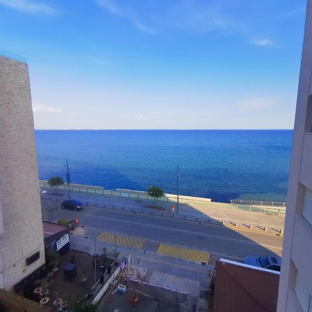 Flirty Flamingo Seaview Seafront Apartment Ларнака Екстериор снимка